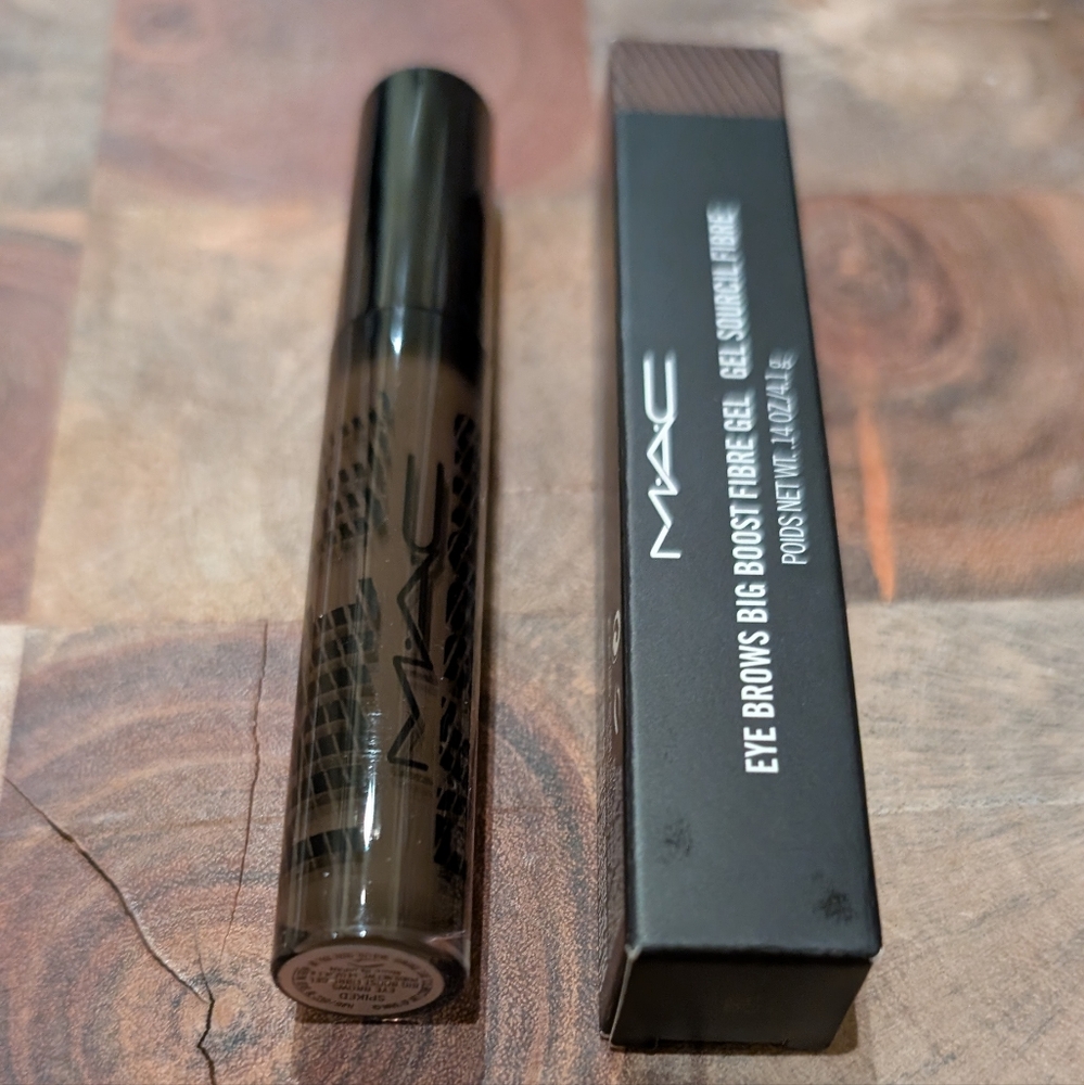Mac Cosmetics Big Boost Tinted Brow Jell New in Box